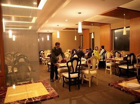 Deccan Plaza Hotel - Ooty Ngoại thất bức ảnh