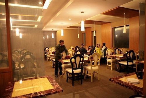 Deccan Plaza Hotel - Ooty Ngoại thất bức ảnh